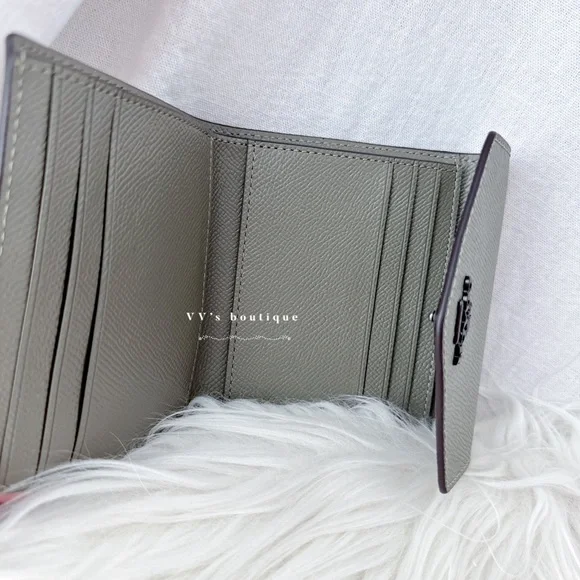 NWT Coach Crossgrain Leather Small Wallet Trifold Light Fern Army Green 58298 - Picture 4 of 5